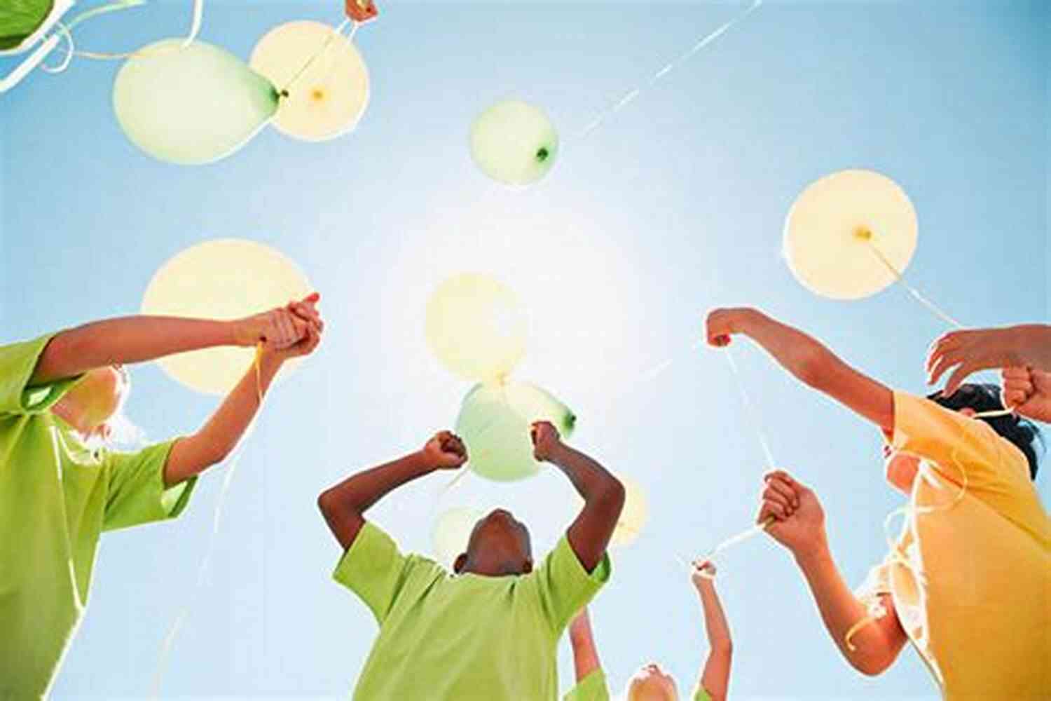 A Person Letting Go Of A Balloon That Symbolizes Resentment Couples Therapy: A 30 Day Guide To Help Save Your Marriage (How To Save My Marriage And Have A Healthy Relationship)